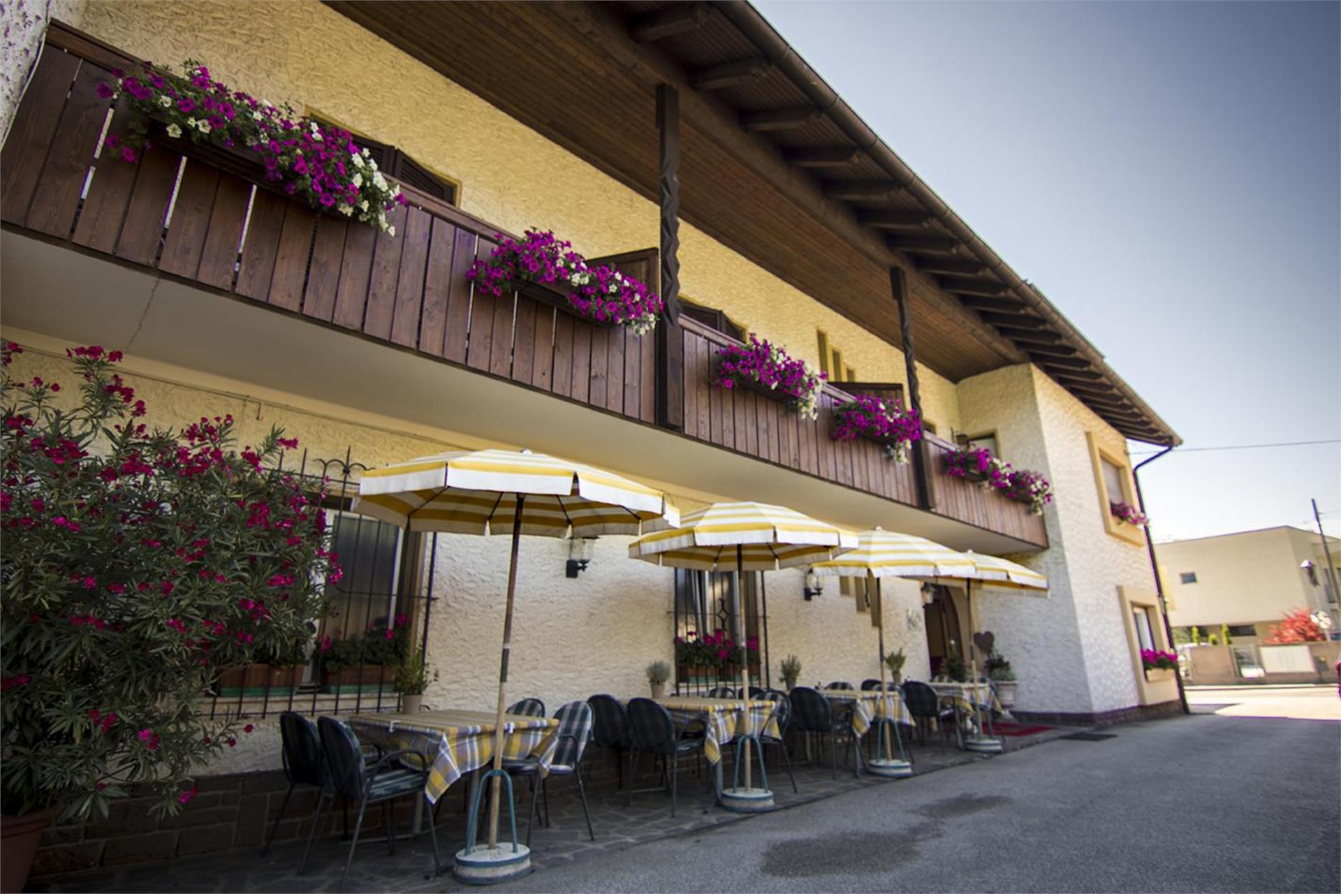 Gasthof Wastl  Speckstube Eppan an der Weinstraße 6 suedtirol.info