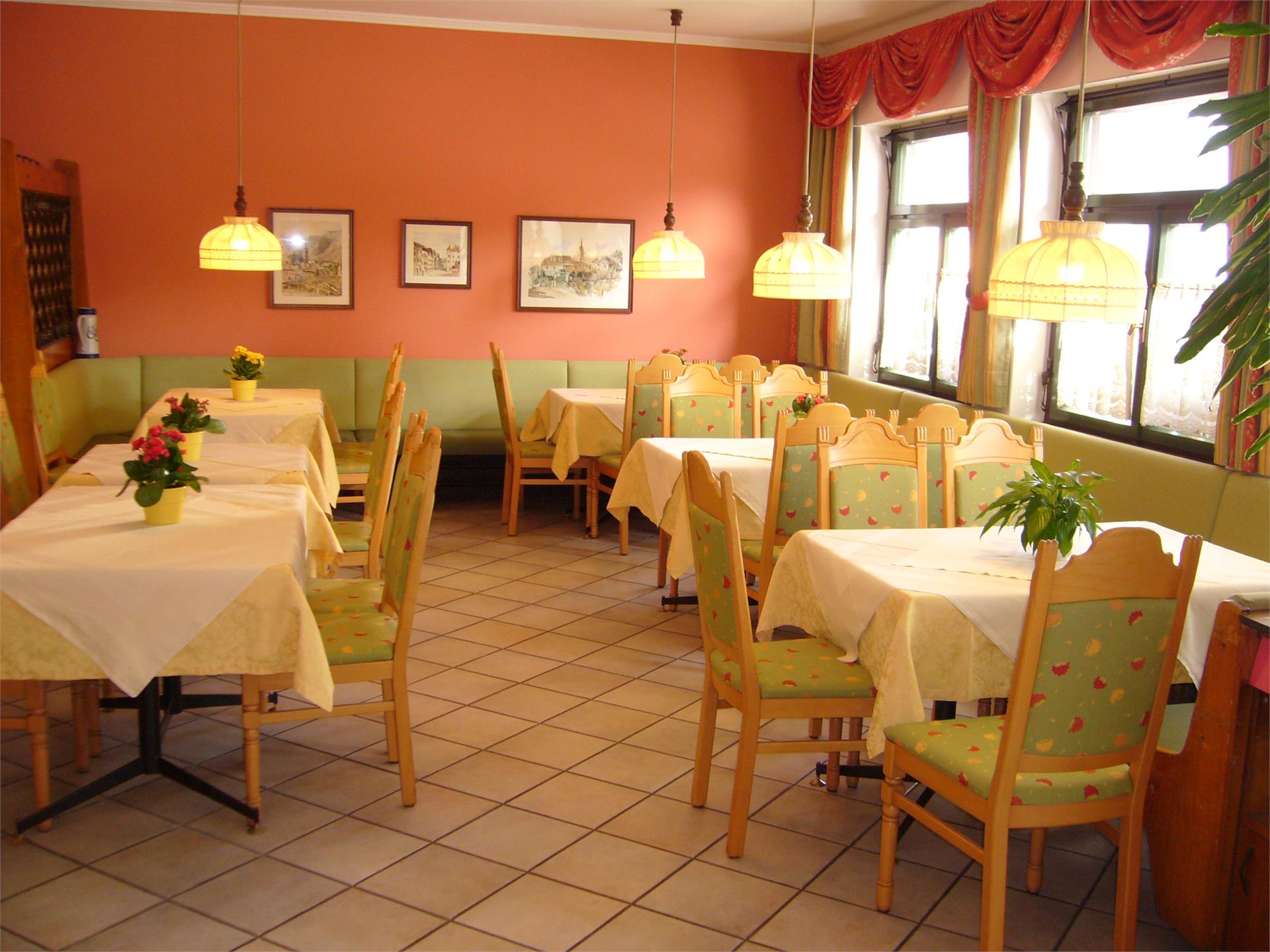 Gasthof Wastl  Speckstube Eppan an der Weinstraße 7 suedtirol.info