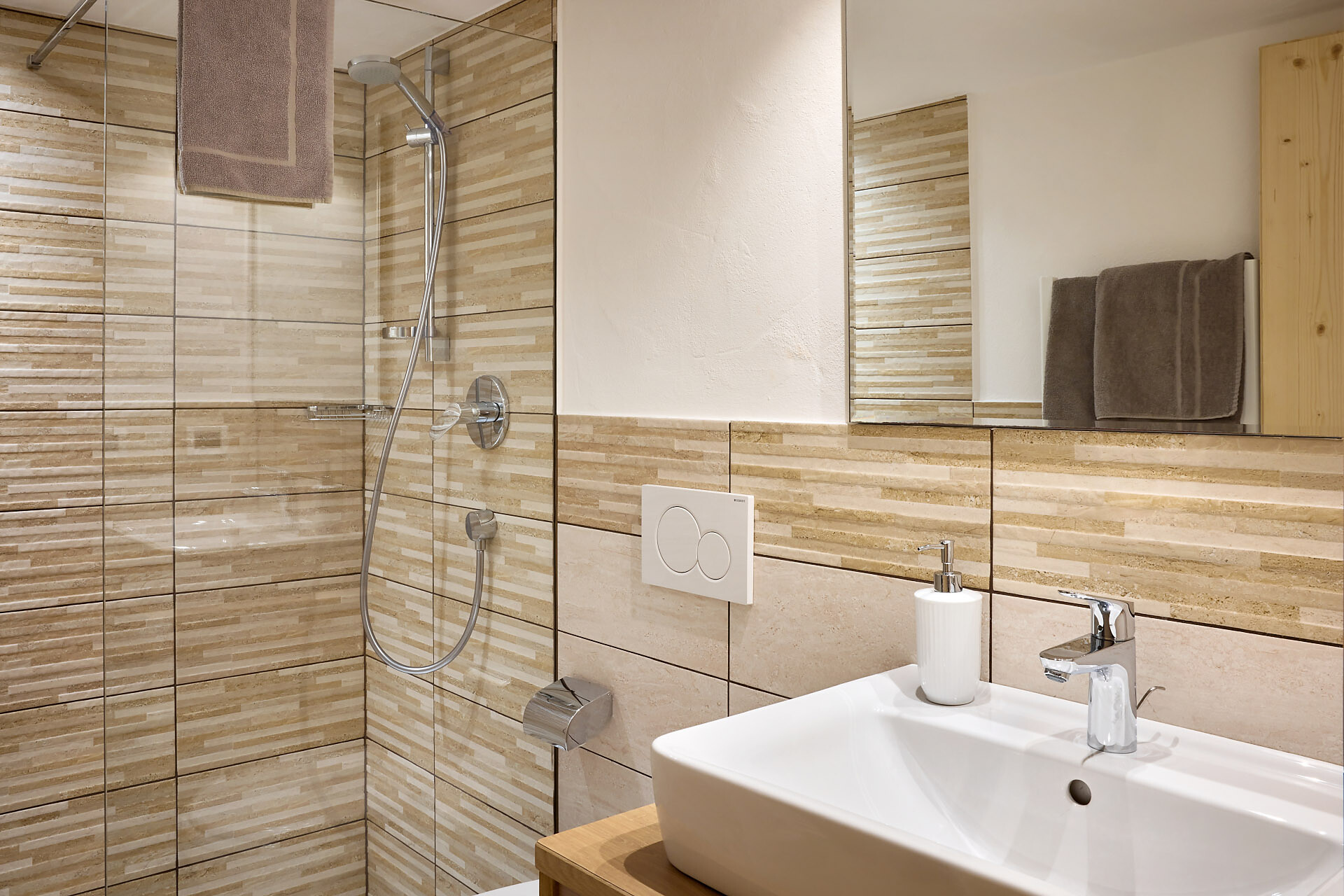 Guest House Frohsinn Badia 28 suedtirol.info