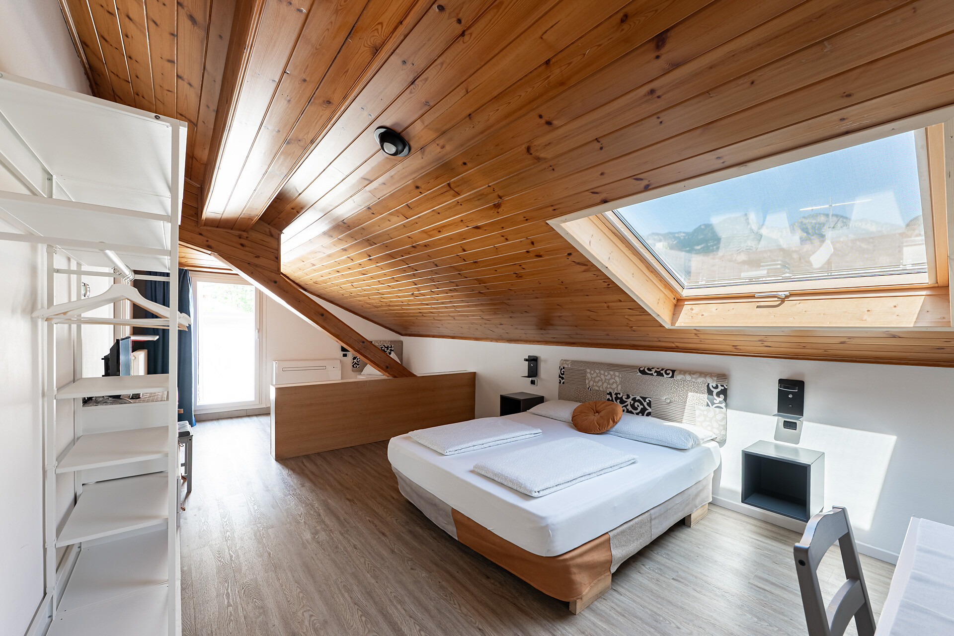 Camera tripla in mansarda con vista sulla "Haderburg"