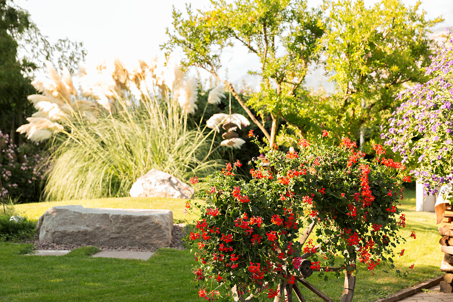 Garni Midl giardino