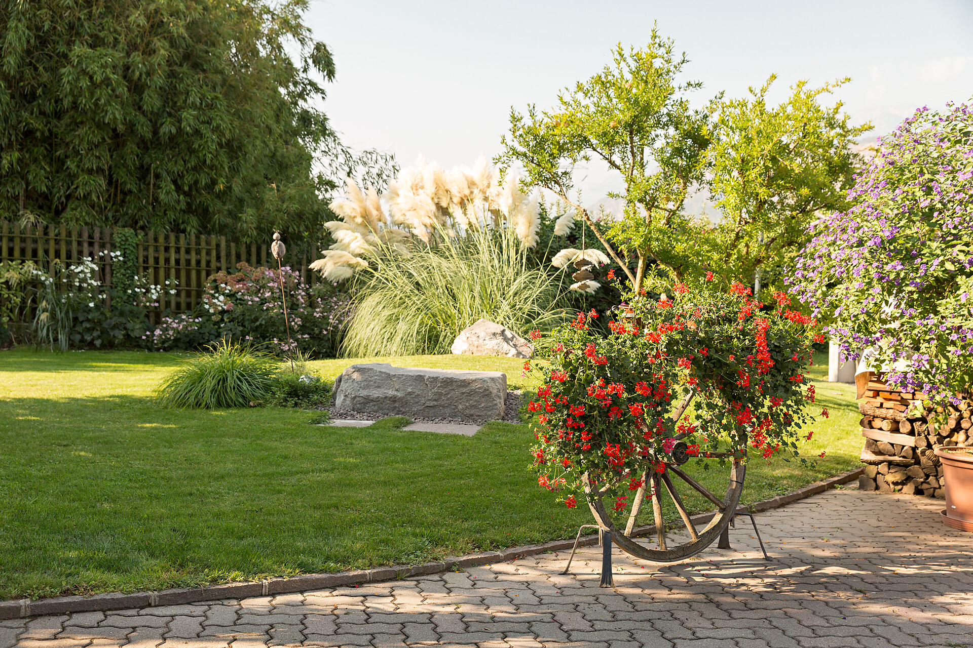 Garni Midl giardino