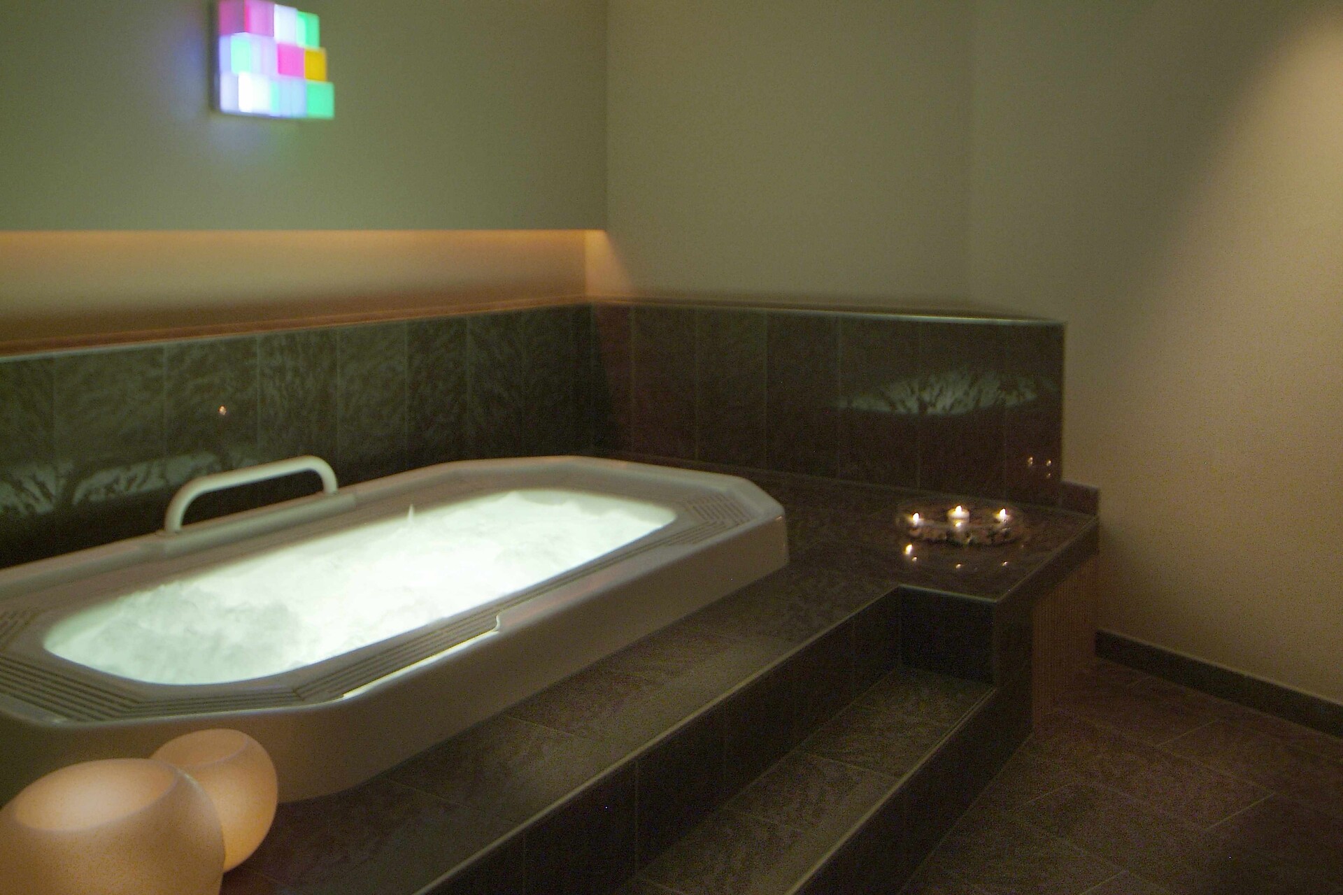 Yacuzzi Spa Suite