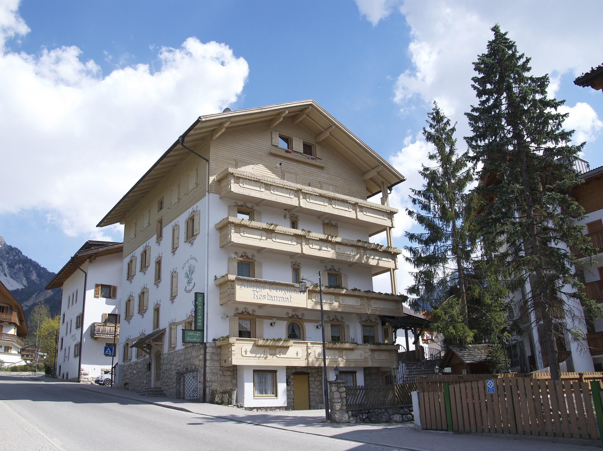 Gasthof Genziana - Dolomites Region Kronplatz/Plan de Corones - #1 - suedtirol.info
