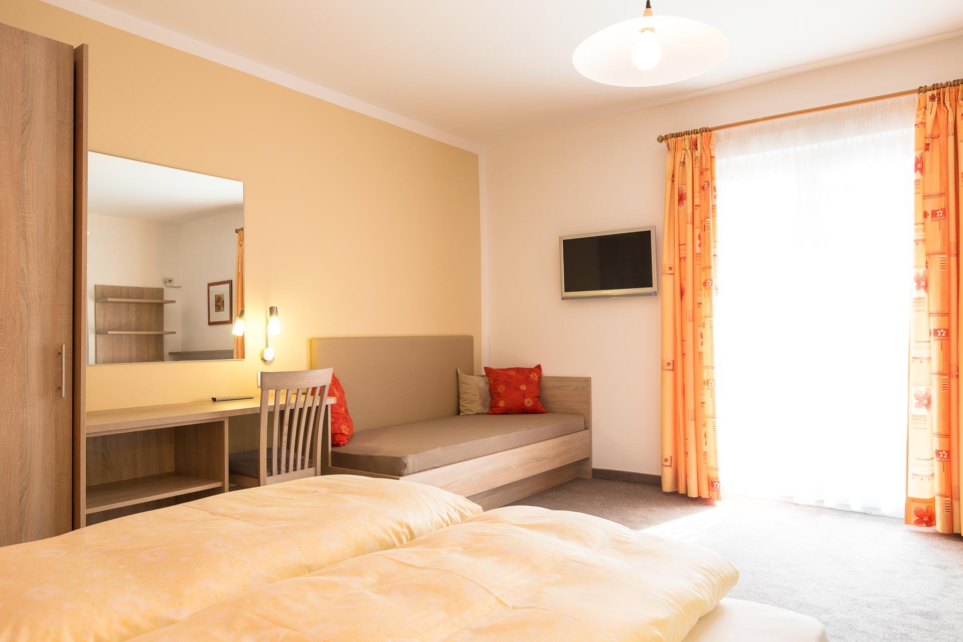 Gästehaus Florian Kaltern an der Weinstraße 11 suedtirol.info