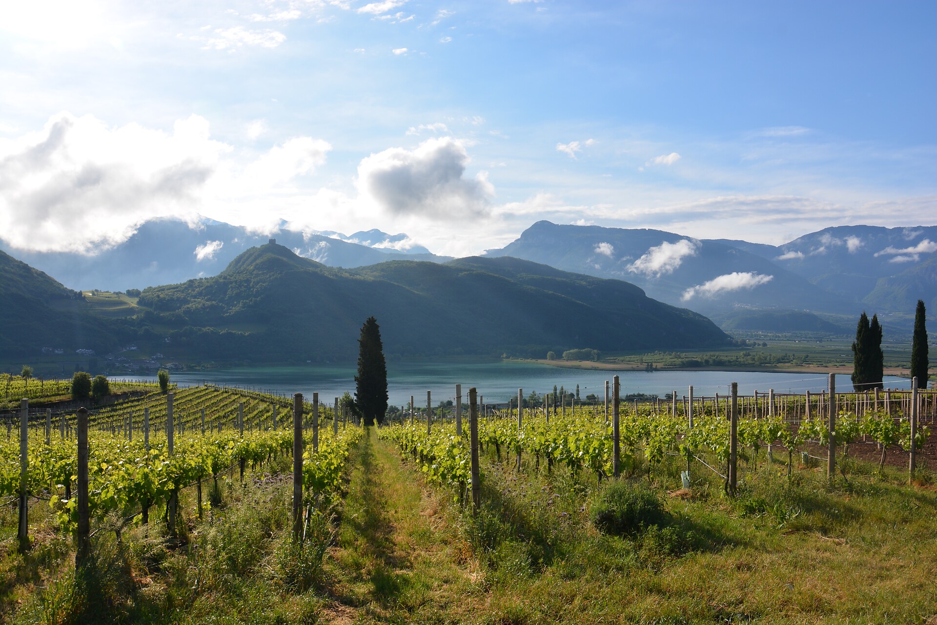 La nostra casa si trova vicino al sentiero per il Lago di Caldaro