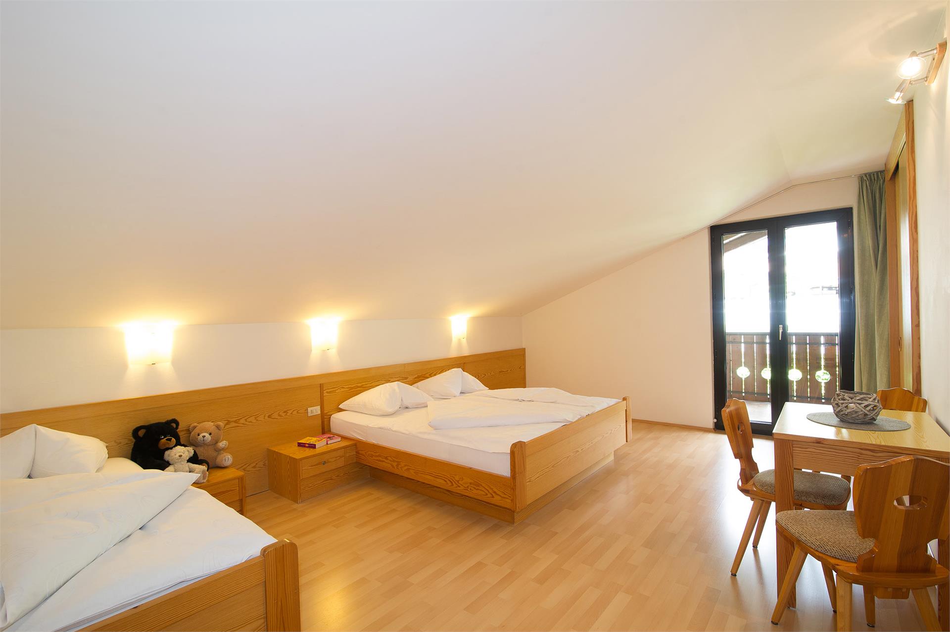 Garni-Hotel Saltneregg Caldaro sulla Strada del Vino 5 suedtirol.info
