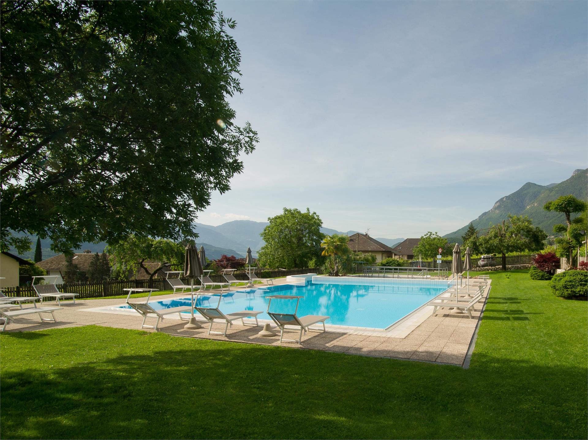 Garni-Hotel Saltneregg Caldaro sulla Strada del Vino 1 suedtirol.info
