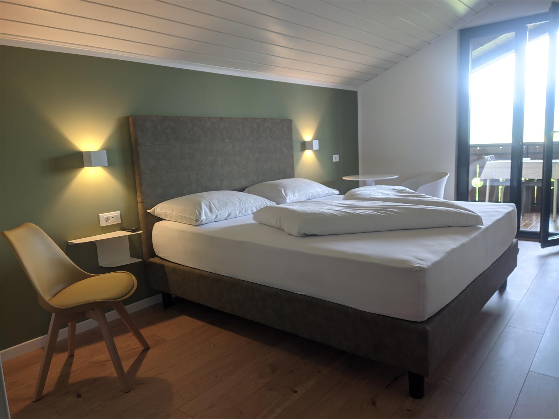 Garni-Hotel Saltneregg Caldaro sulla Strada del Vino 22 suedtirol.info