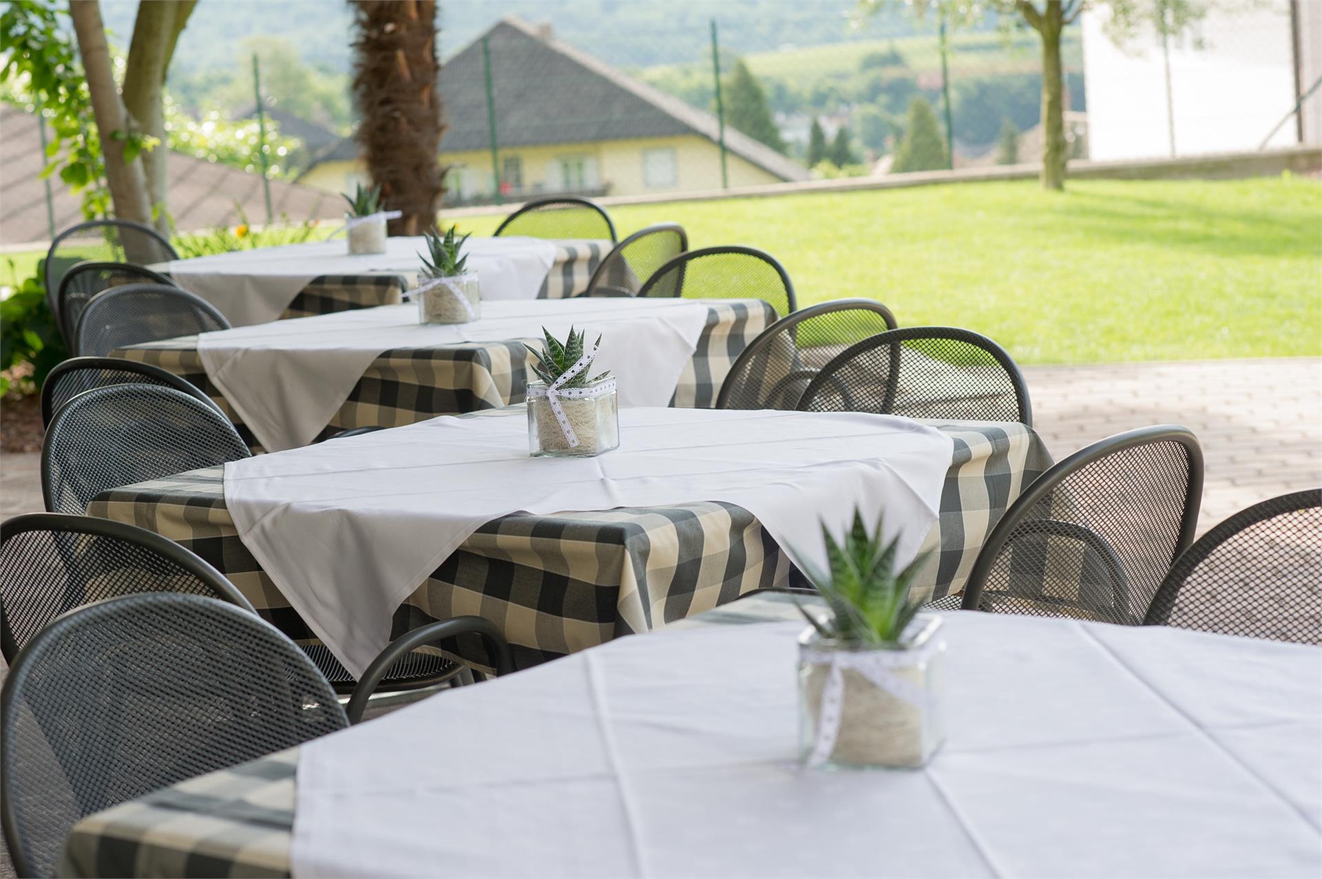Garni-Hotel Saltneregg Caldaro sulla Strada del Vino 8 suedtirol.info