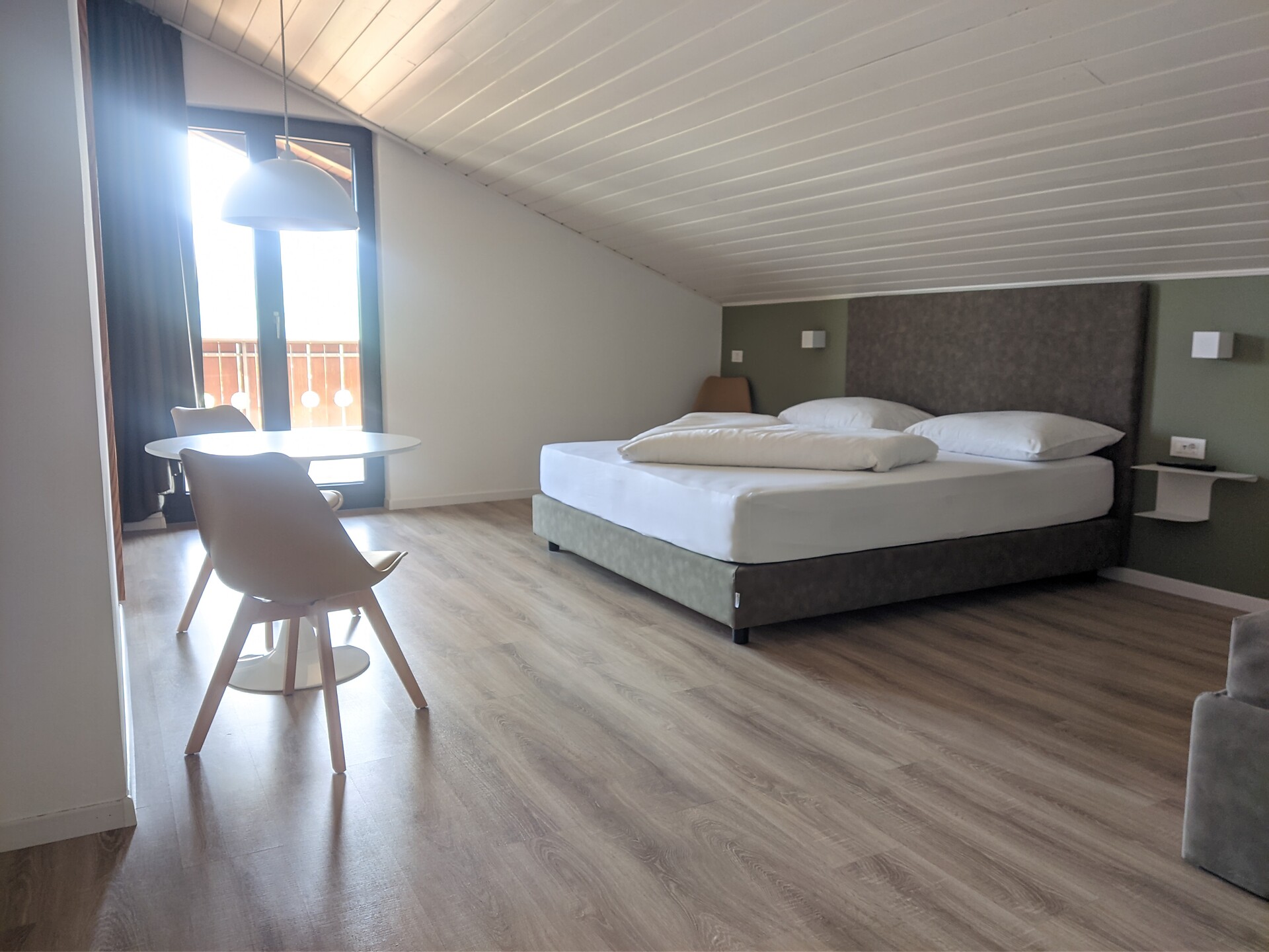 Garni-Hotel Saltneregg Caldaro sulla Strada del Vino 26 suedtirol.info