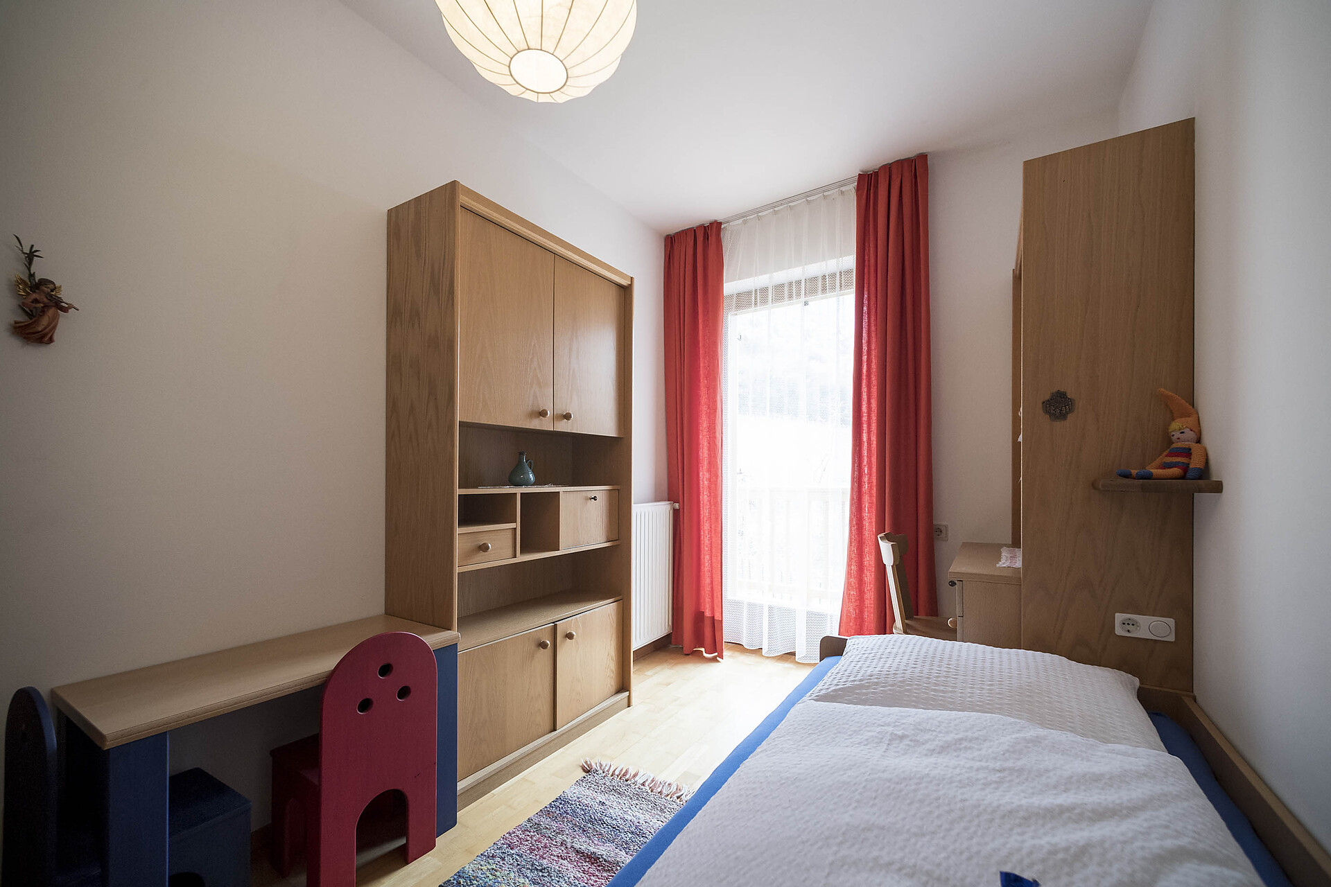 children's sleeping room