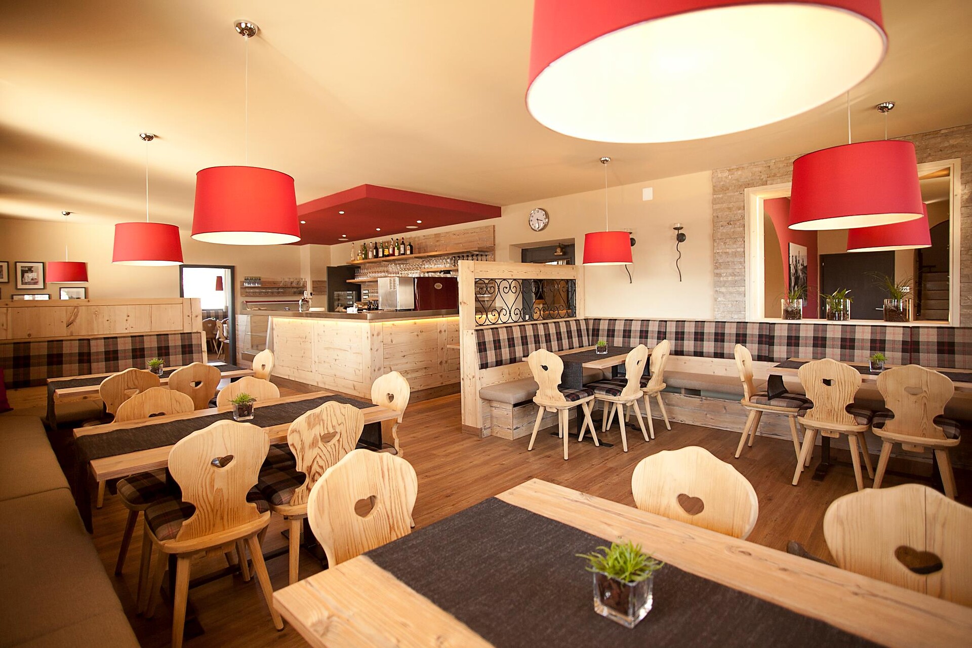 Bar Restaurant Alpenrose in Vöran/Verano, South Tyrol