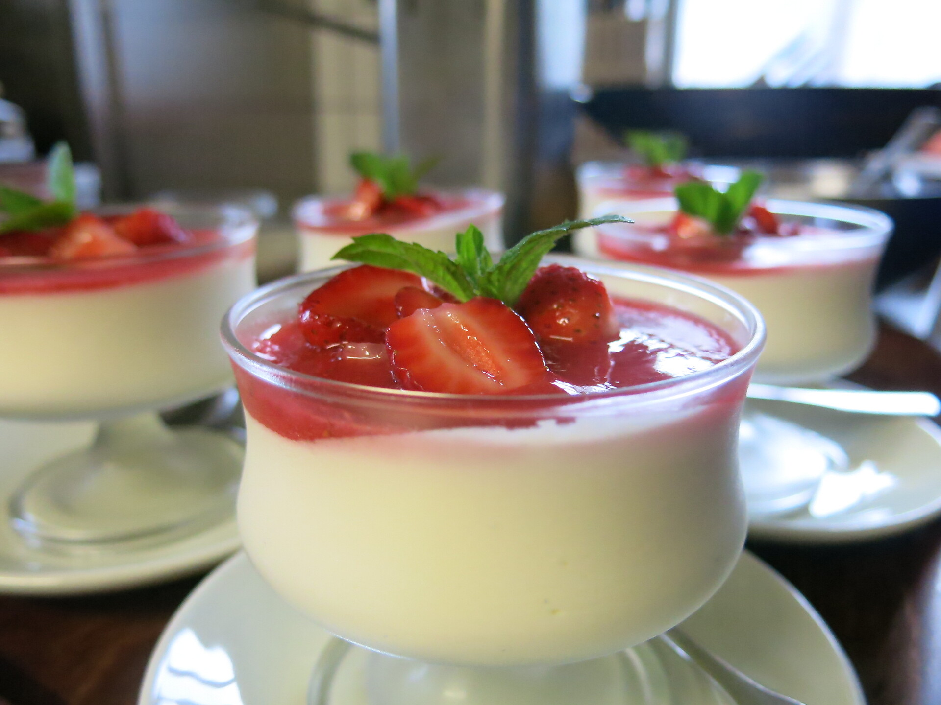 crema alla ricotta con fragole