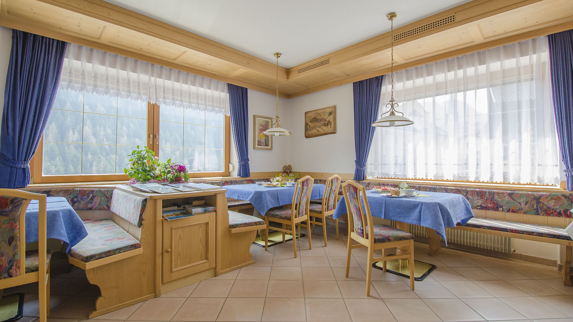 Breakfast room