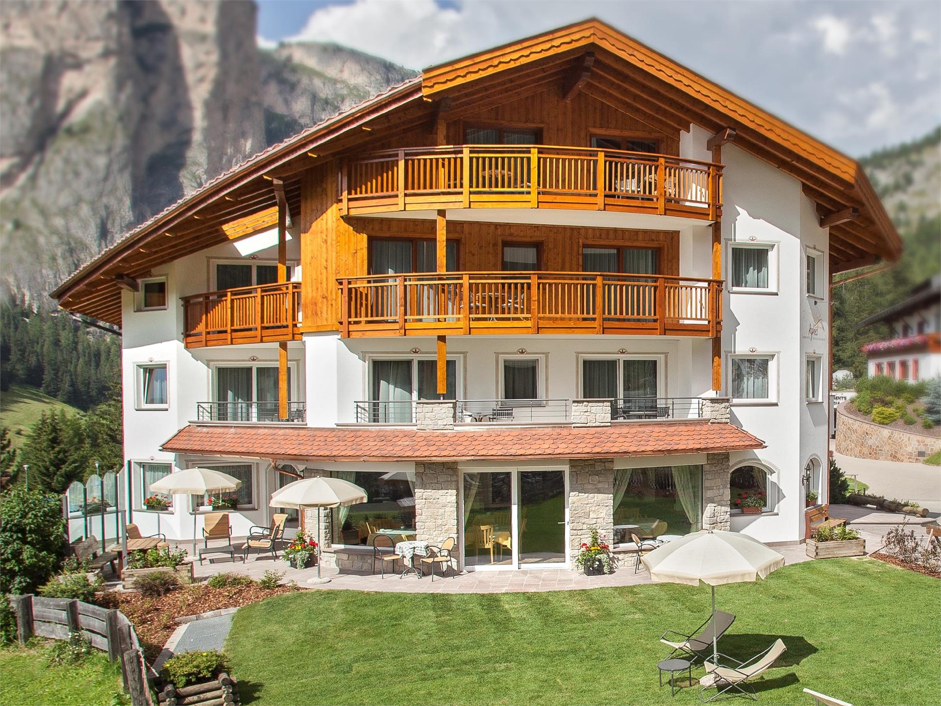 Garni-Hotel Aghel Suites & Apartments Sëlva/Selva 1 suedtirol.info