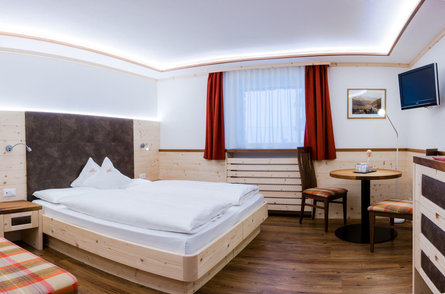 Garni-Hotel Aghel Suites & Apartments Selva 15 suedtirol.info