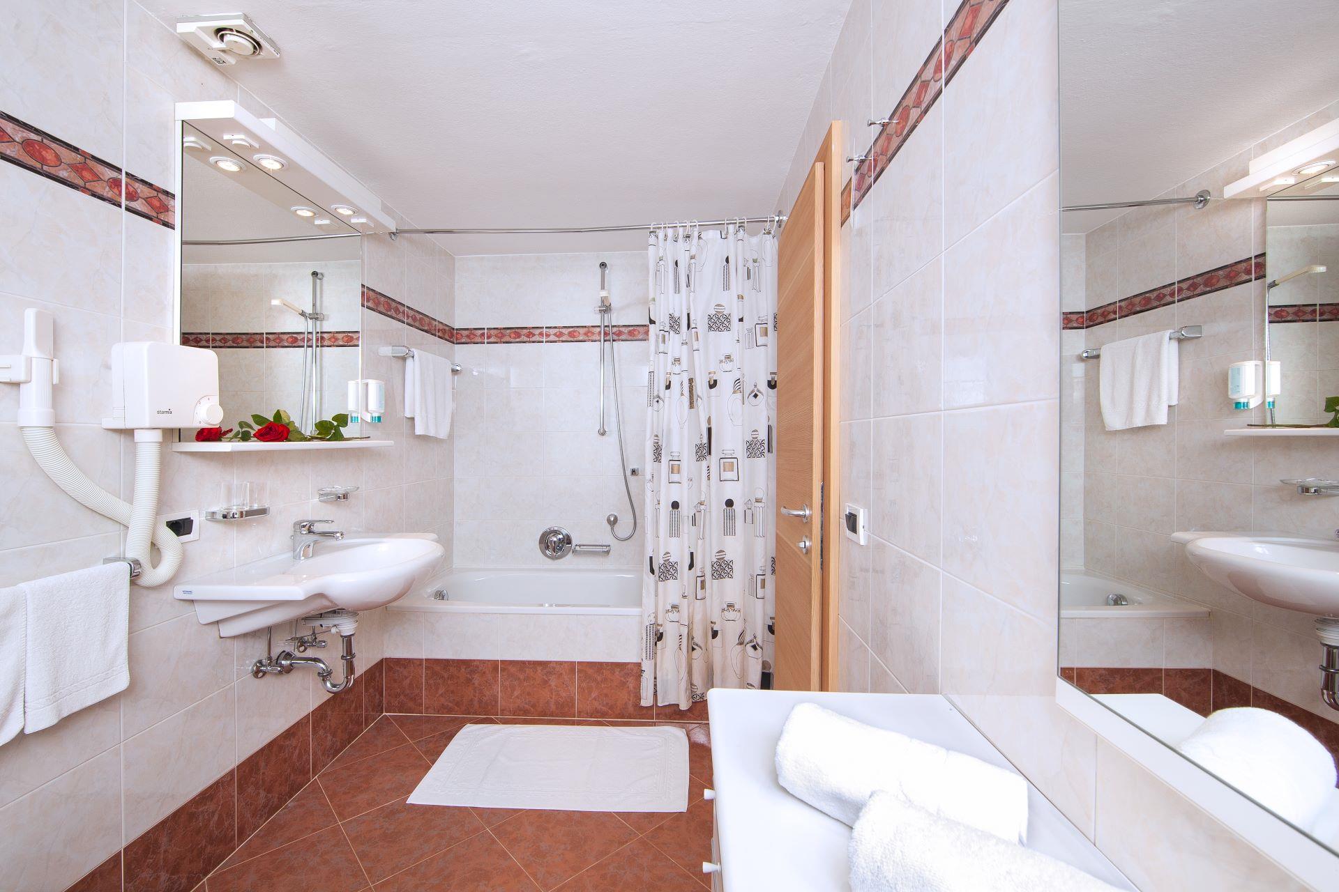 Garni-Hotel Aghel Suites & Apartments Sëlva/Selva 27 suedtirol.info