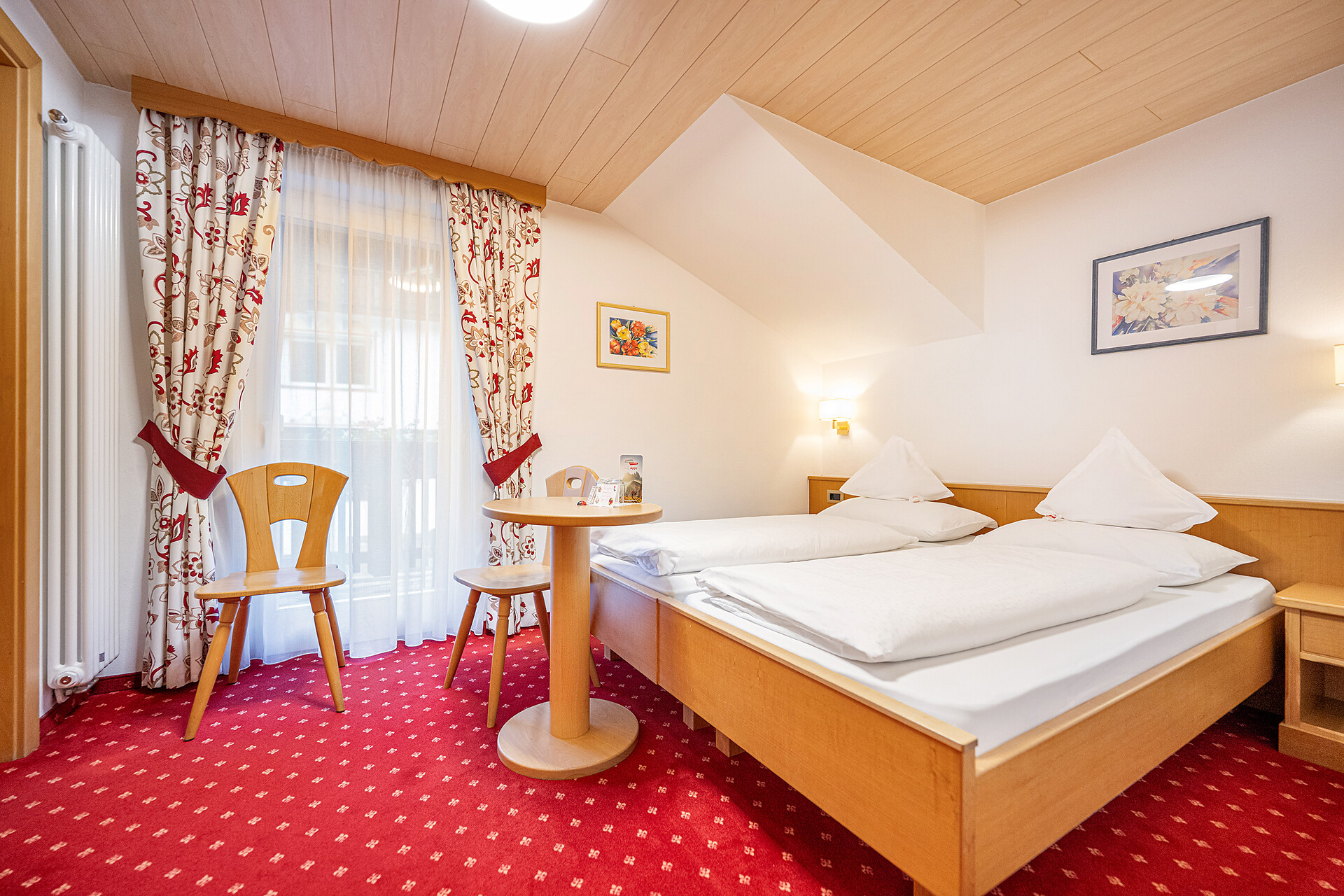 double room/ single room without balcony