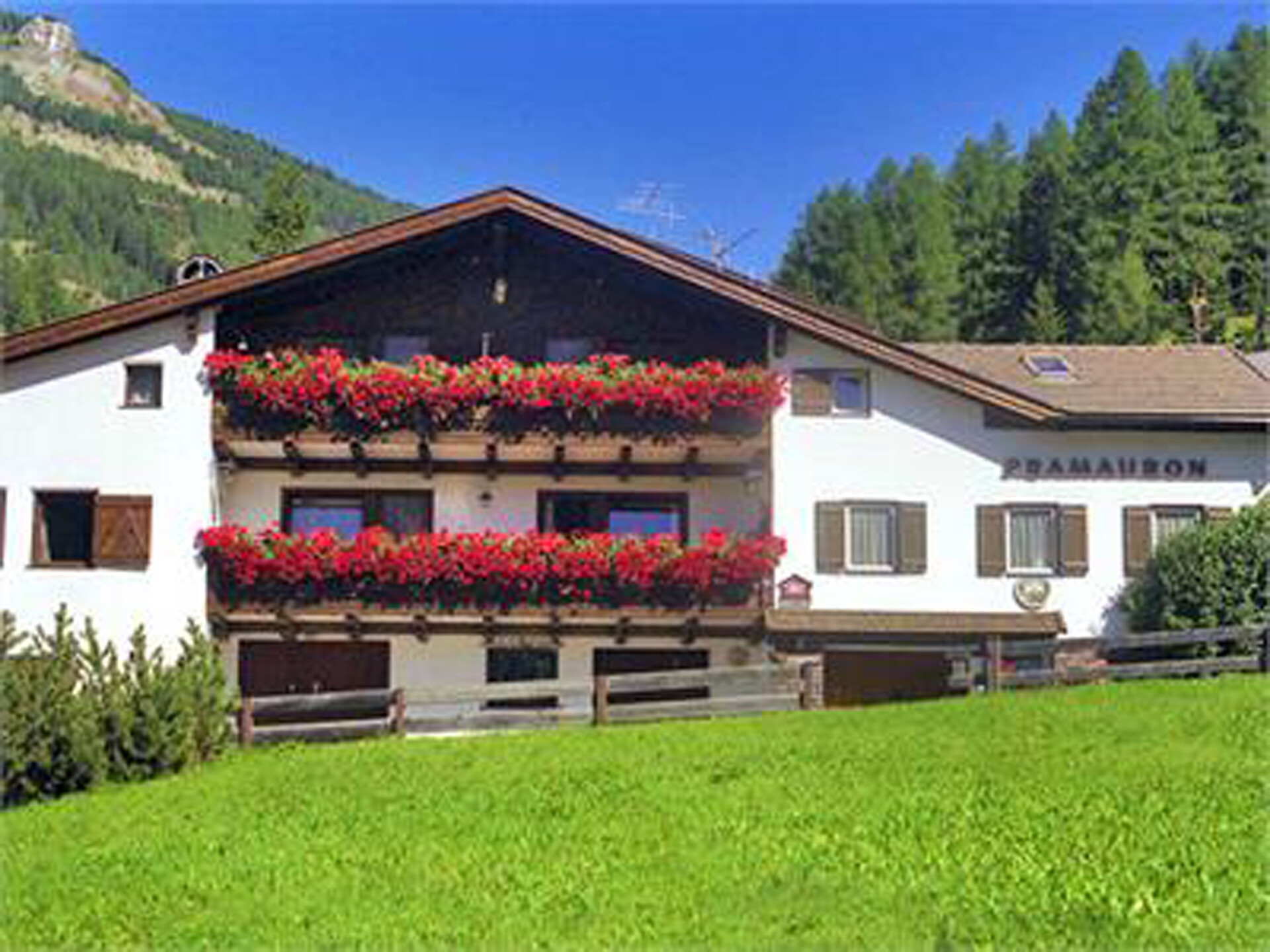 Garni Pramauron