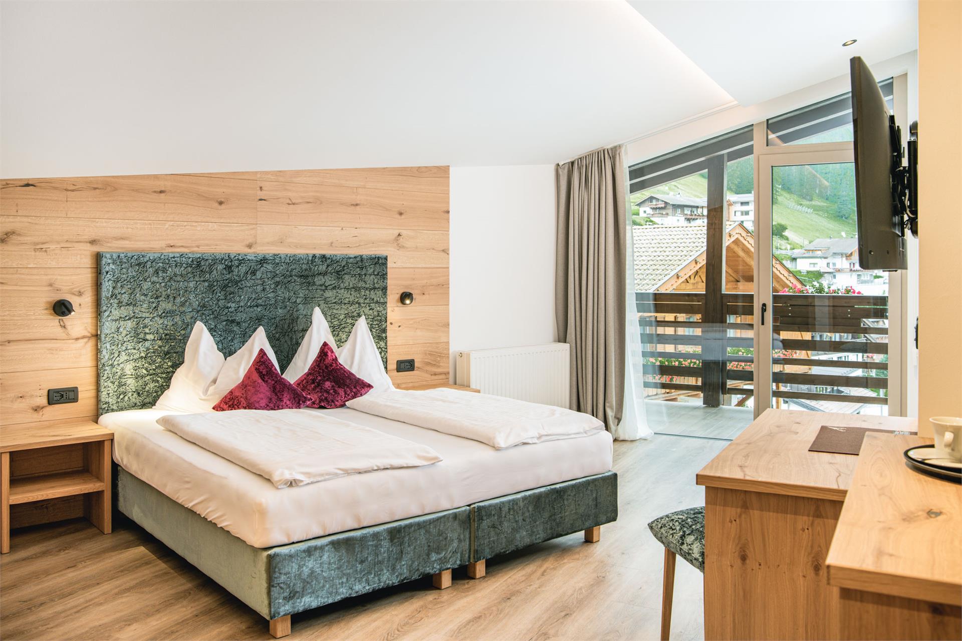 Garni-Hotel Miara  –  Your Dolomites Home Wolkenstein 8 suedtirol.info
