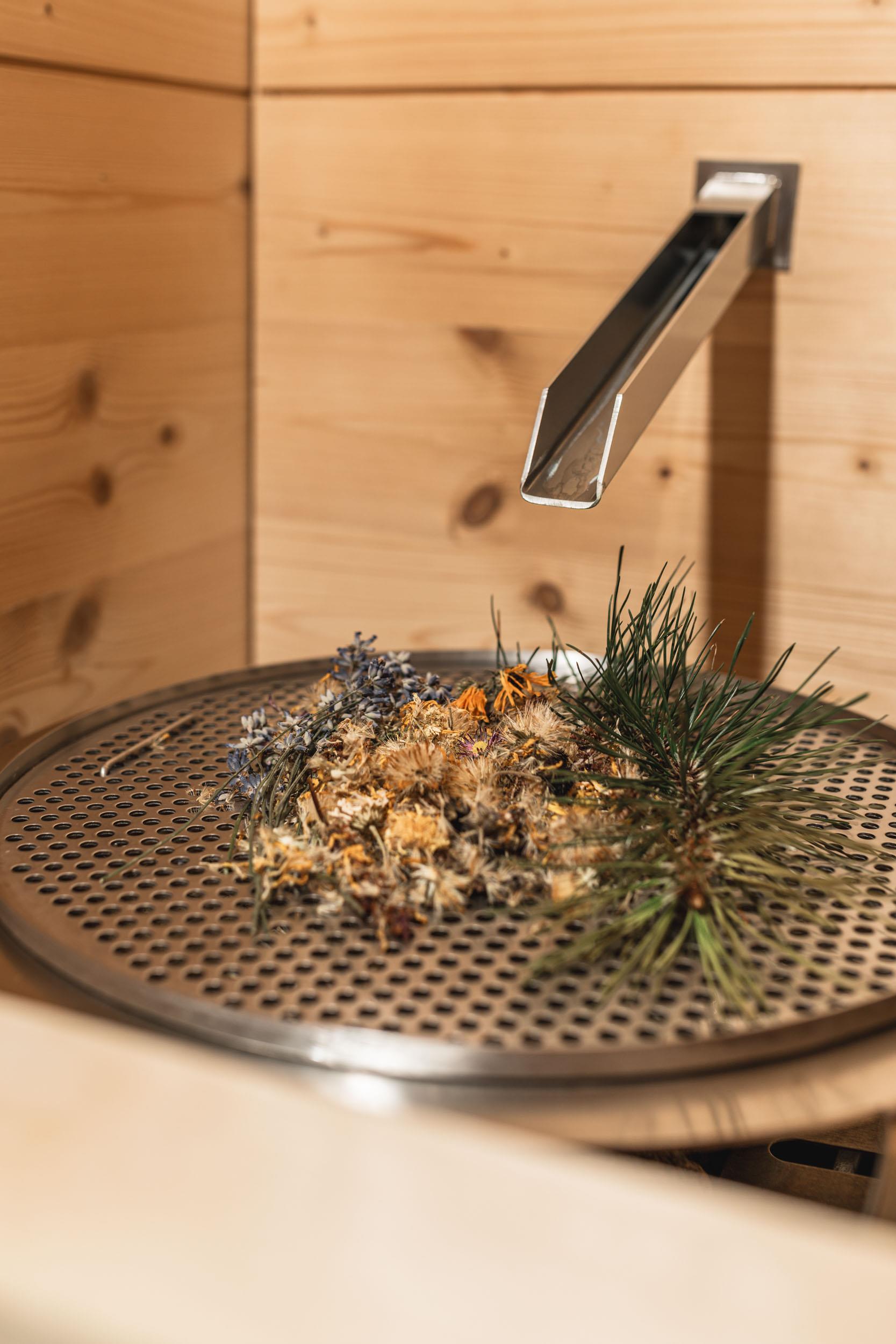 Garni-Hotel Miara  –  Your Dolomites Home Wolkenstein 16 suedtirol.info