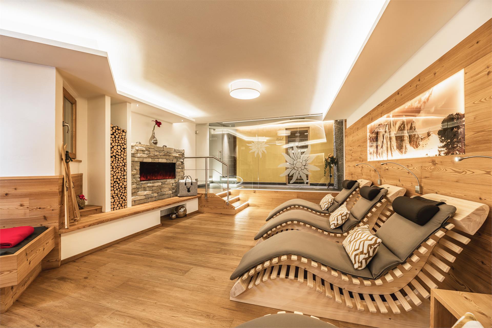 Garni-Hotel Miara  –  Your Dolomites Home Wolkenstein 14 suedtirol.info