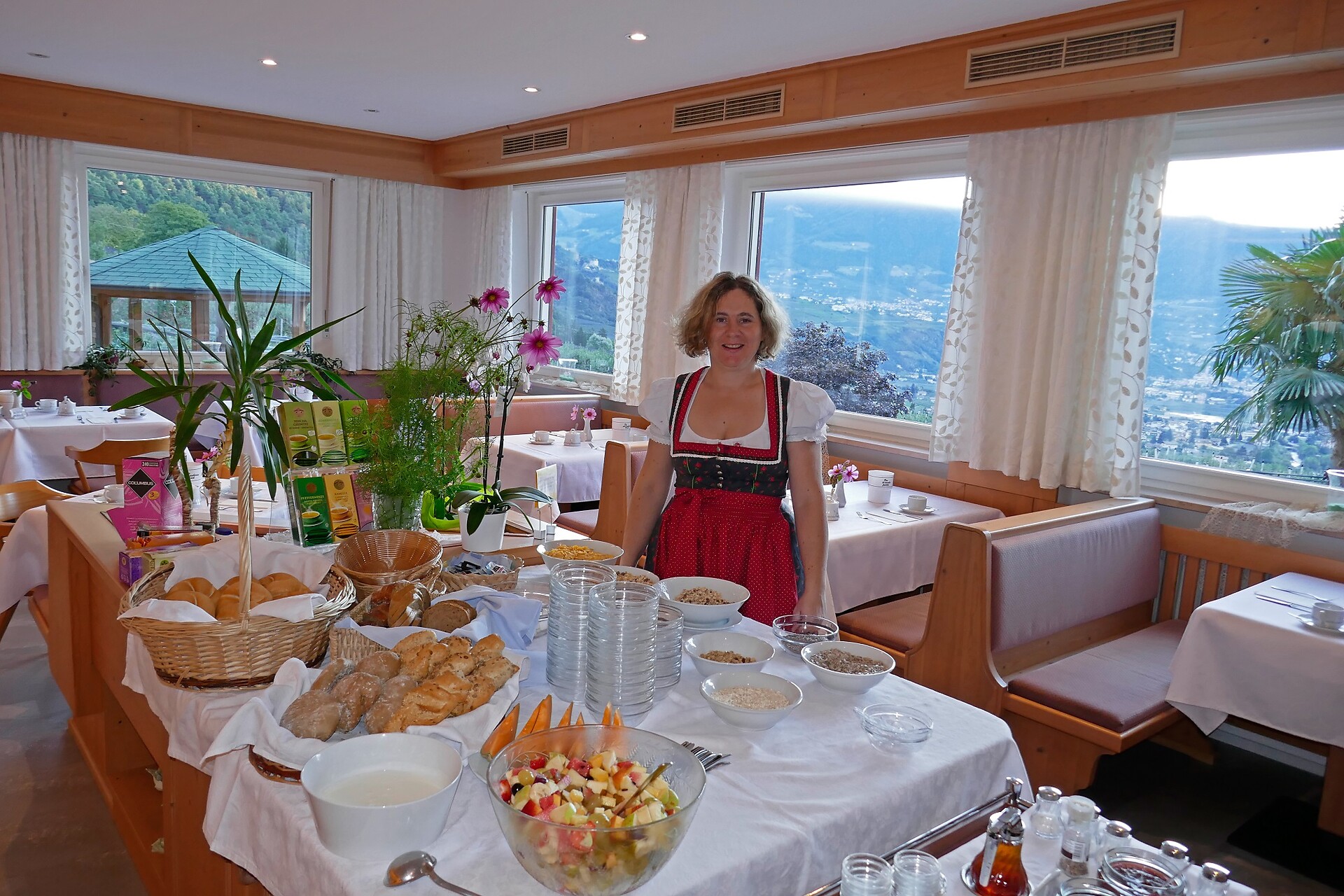 Frühstücksraum mit Panoramablick