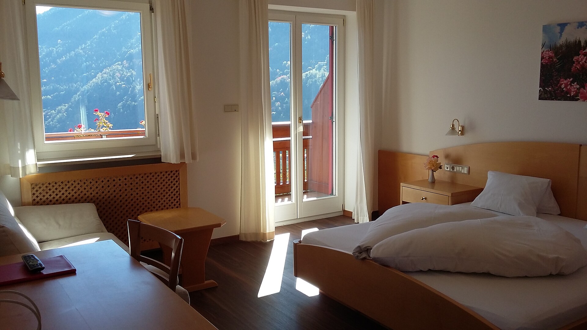 schönes Doppelzimmer mit Meranblick 25m² Oleanderrausch und Mohnblume