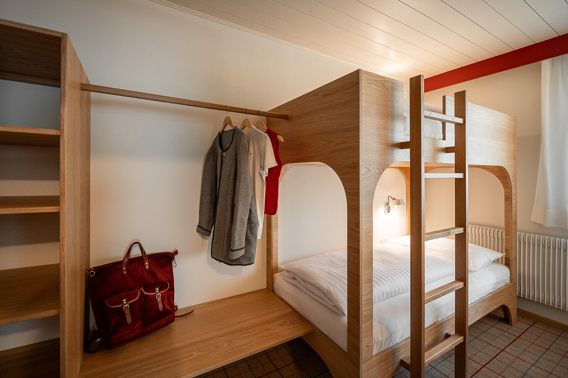 4 bed room