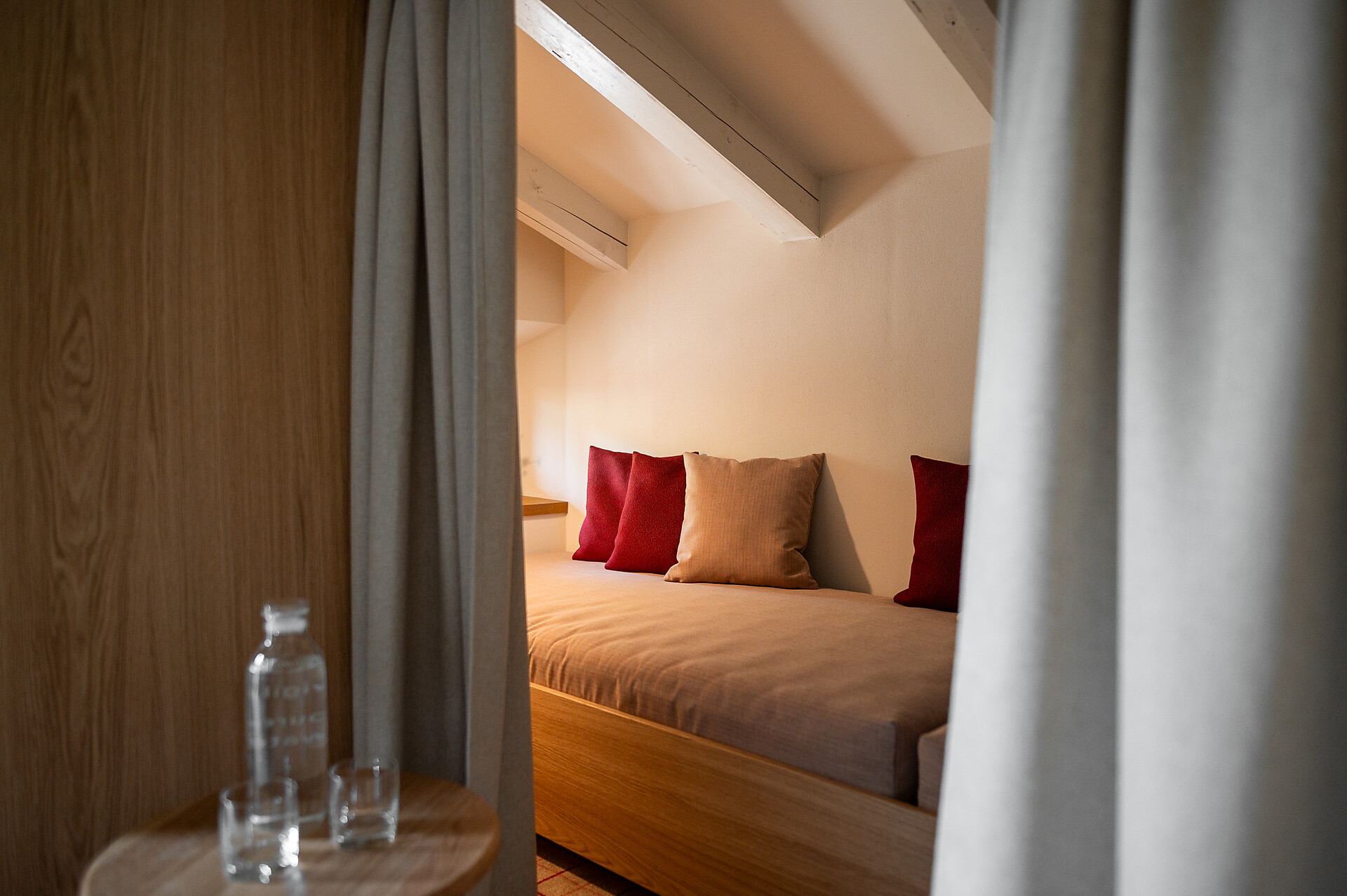 4 bed room