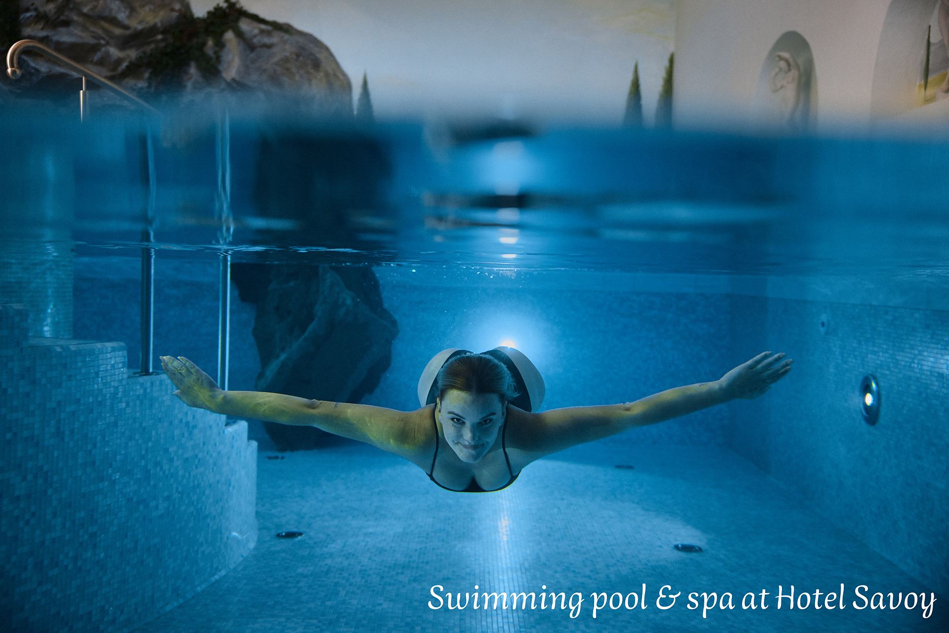 Swimming pool & spa at Hotel Savoy