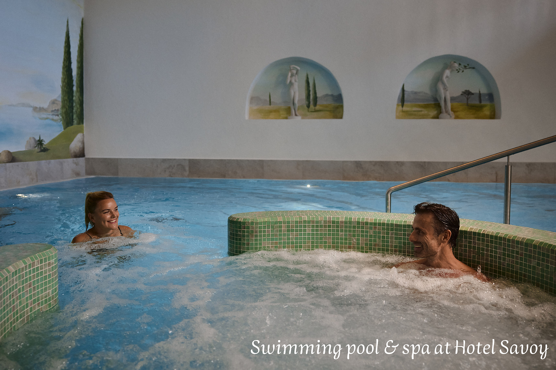 Swimming pool & spa at Hotel Savoy
