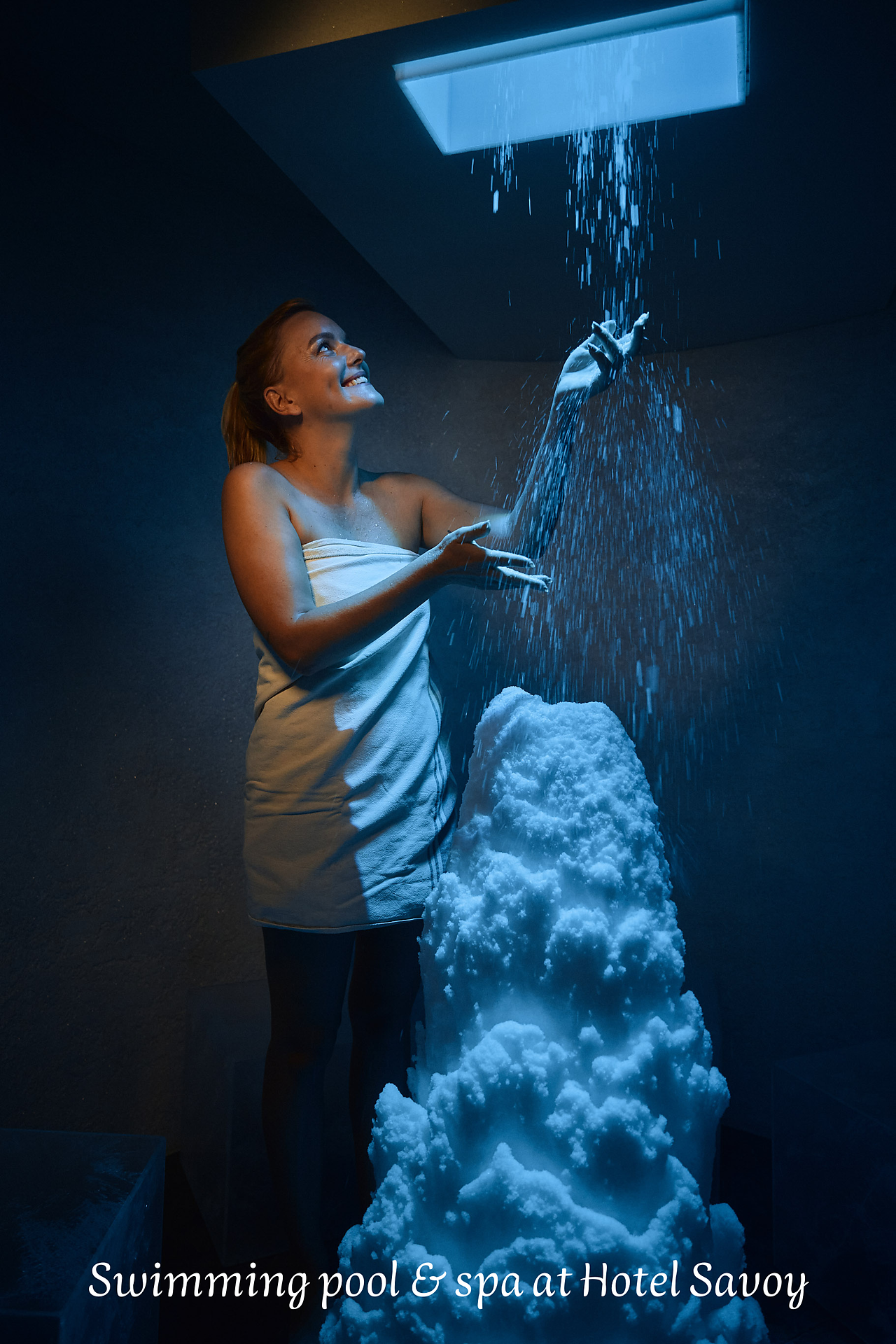 Swimming pool & spa at Hotel Savoy