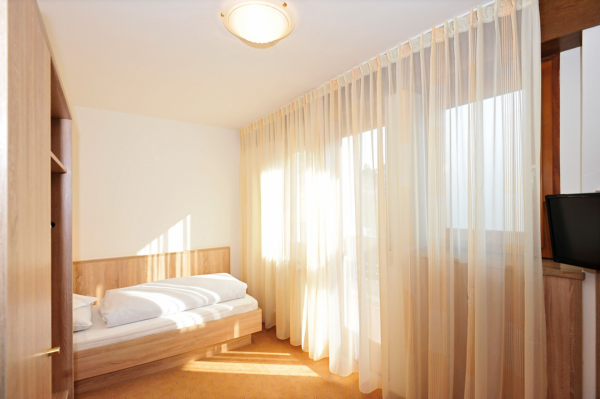 Einzelzimmer Bergseite mit Balkon