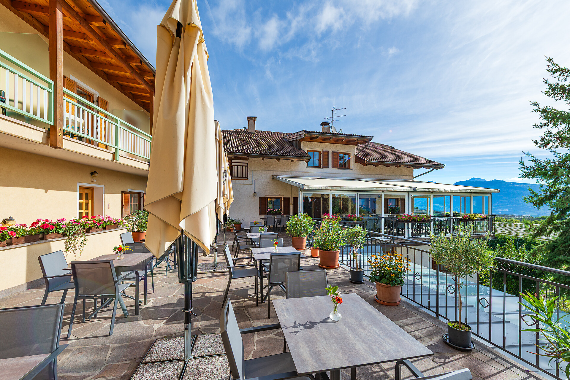 Inn/Restaurant Goldener Adler - Alto Adige Wine Road - #30 - suedtirol.info