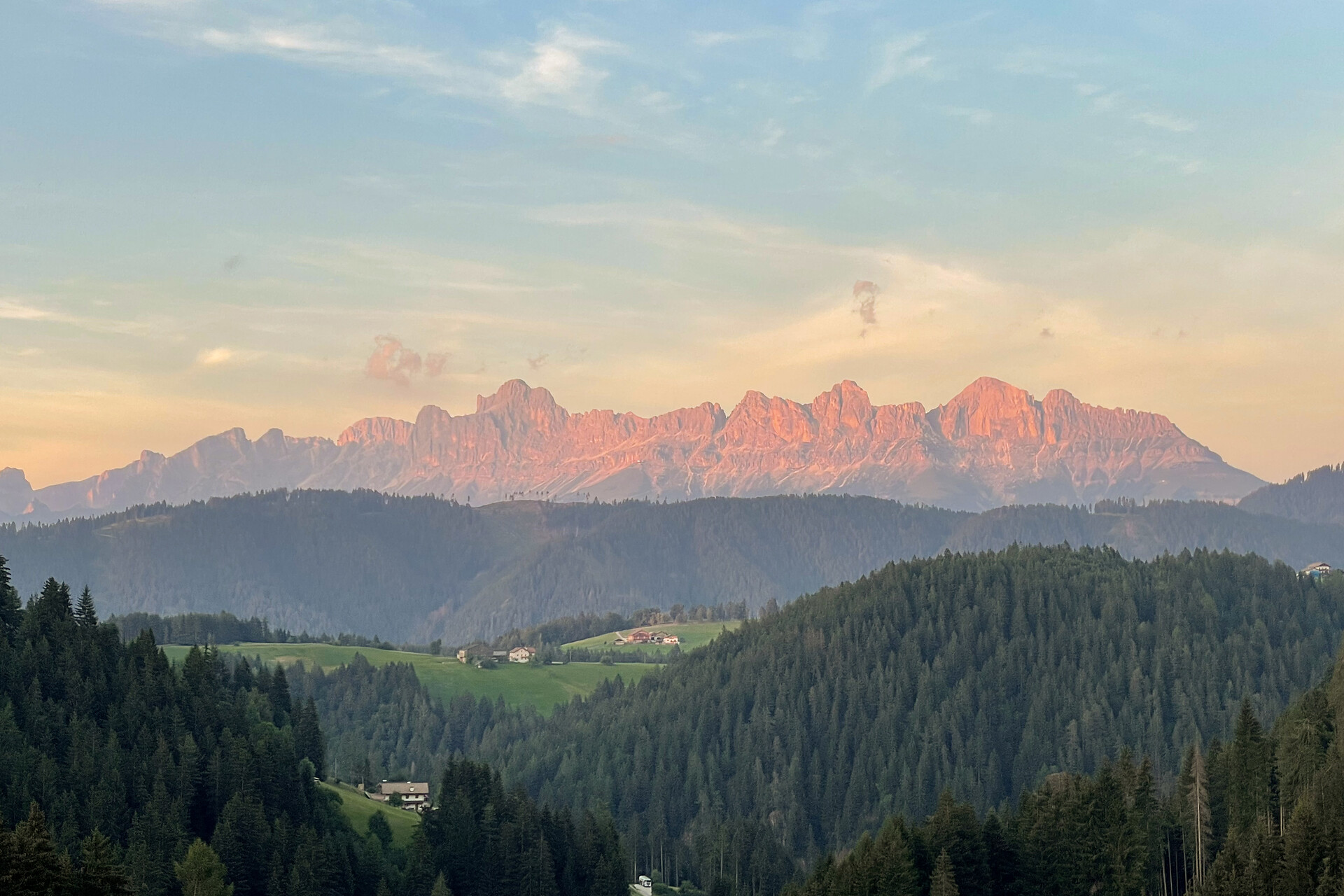 Panoramablick auf die Dolomiten