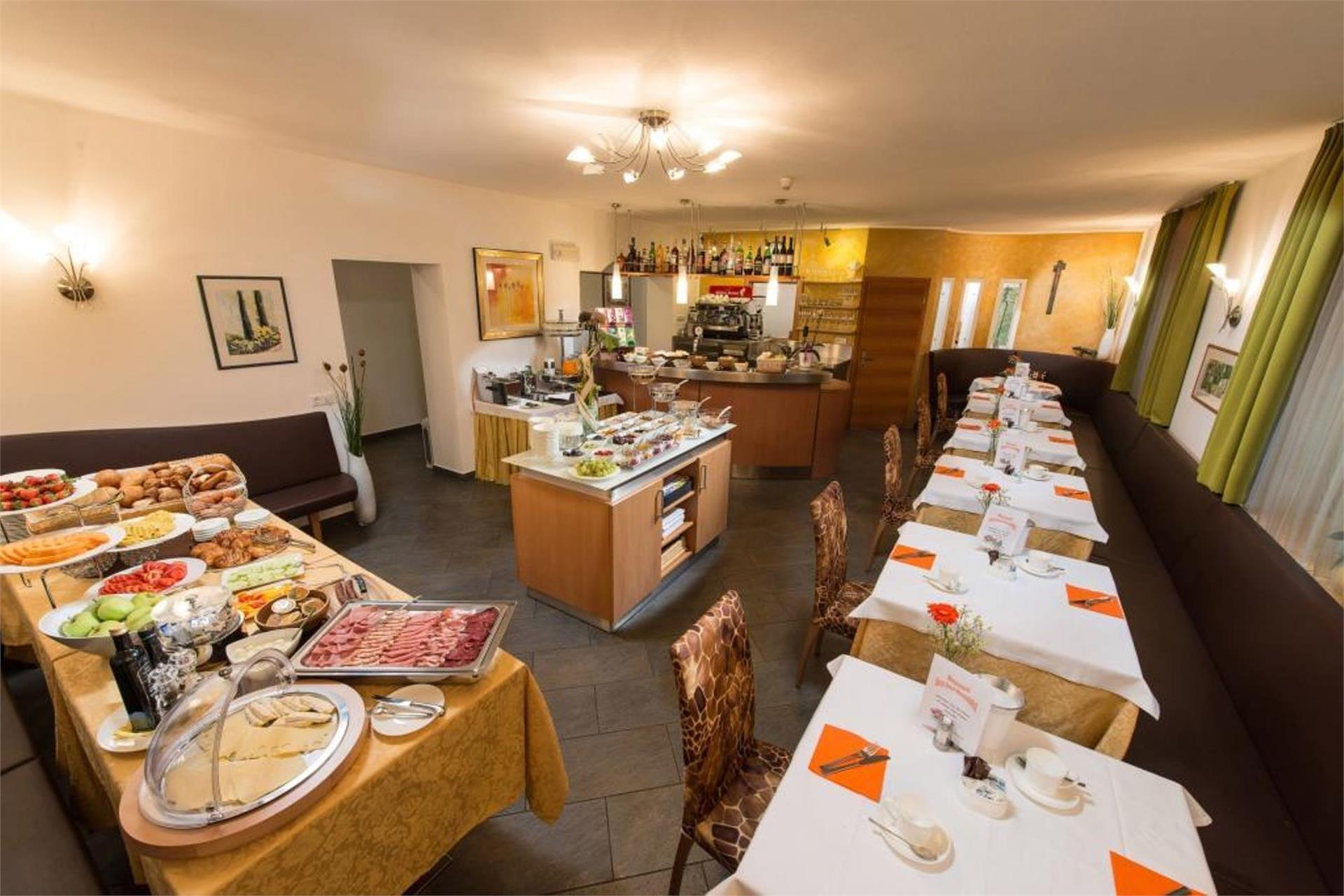 Garni-Hotel Mendelblick Kaltern an der Weinstraße 23 suedtirol.info