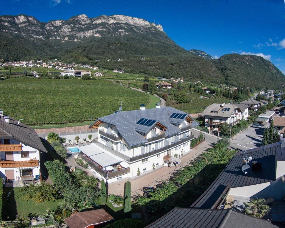 Garni-Hotel Mendelblick Kaltern an der Weinstraße 28 suedtirol.info