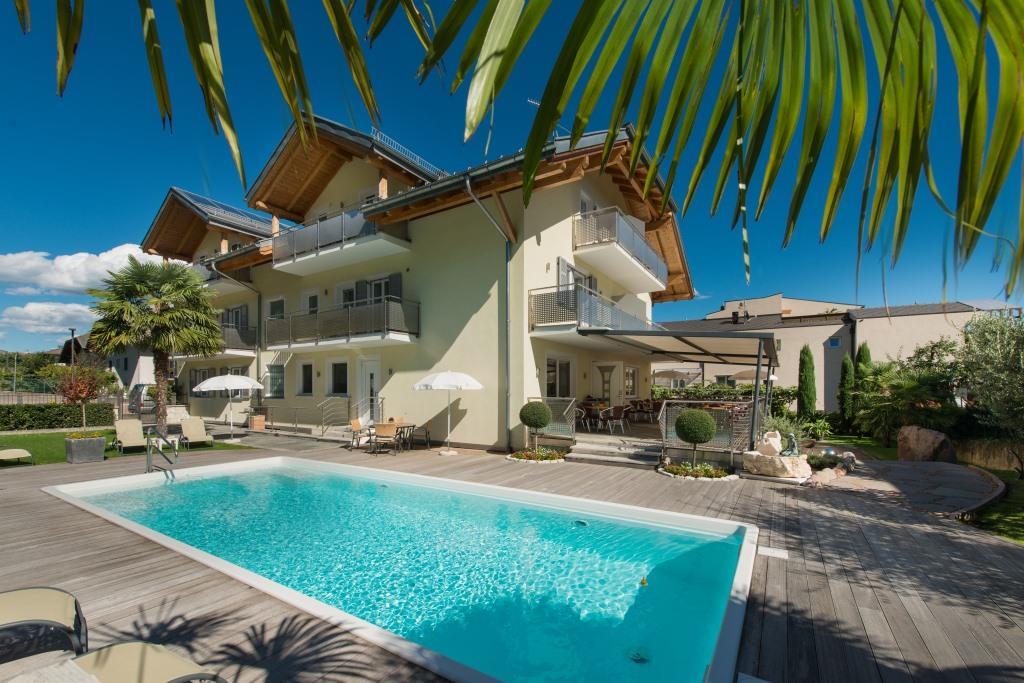 Garni-Hotel Mendelblick Kaltern an der Weinstraße 26 suedtirol.info