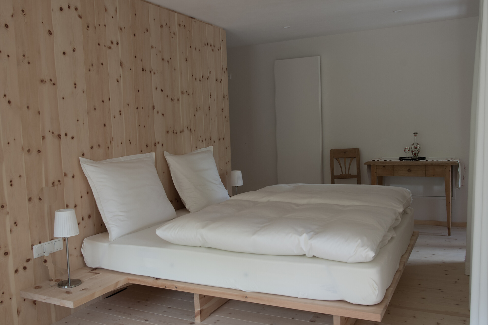 Ultimo Valley Room