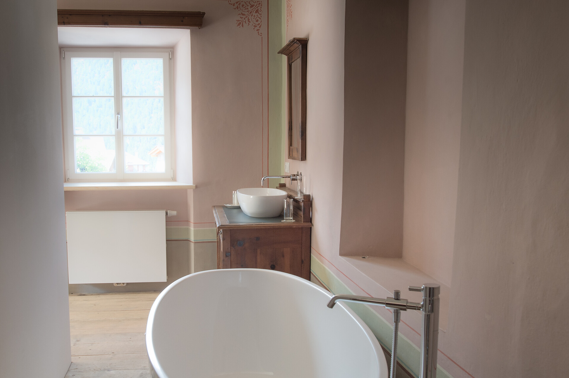 Room with bathtub