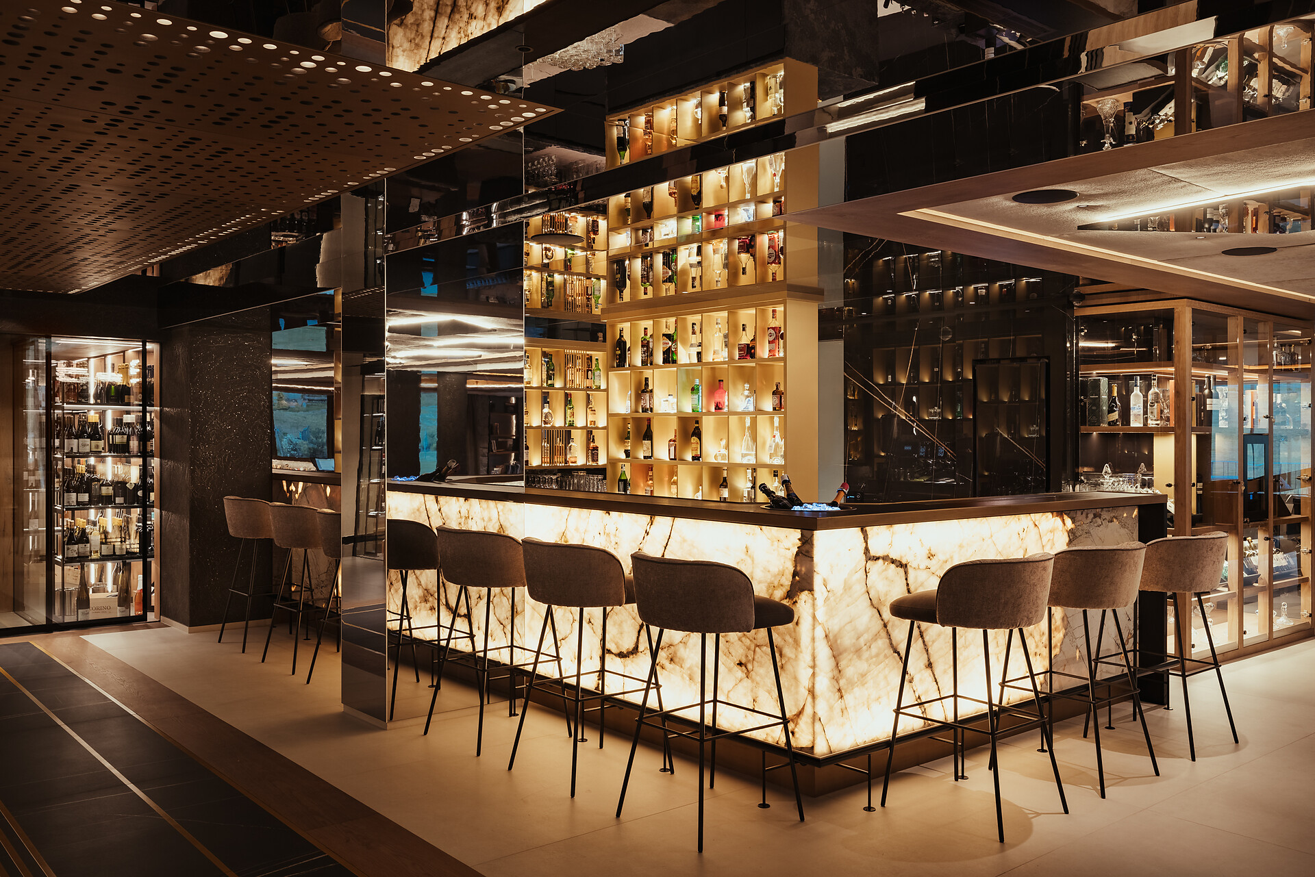 NEW COCKTAIL BAR