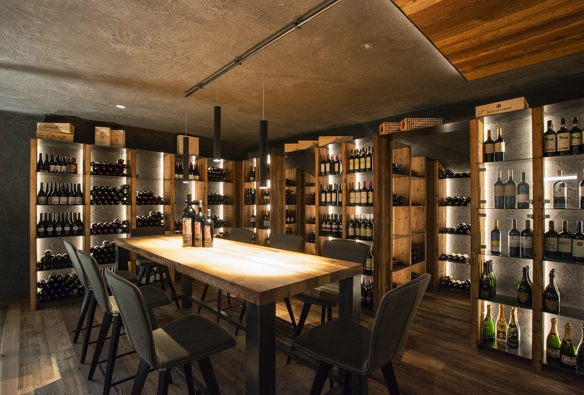 NEW GRANVARA® WINE LOUNGE