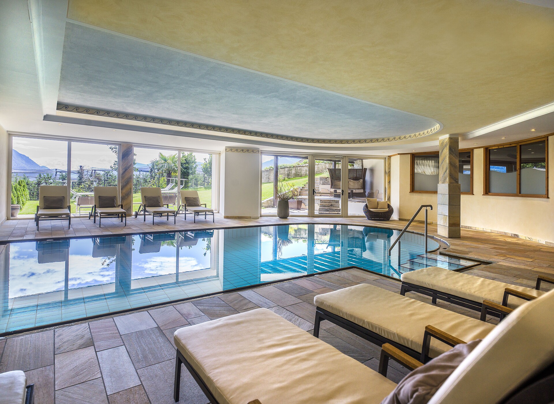 Garni-Hotel Landsitz Stroblhof Tirol 24 suedtirol.info