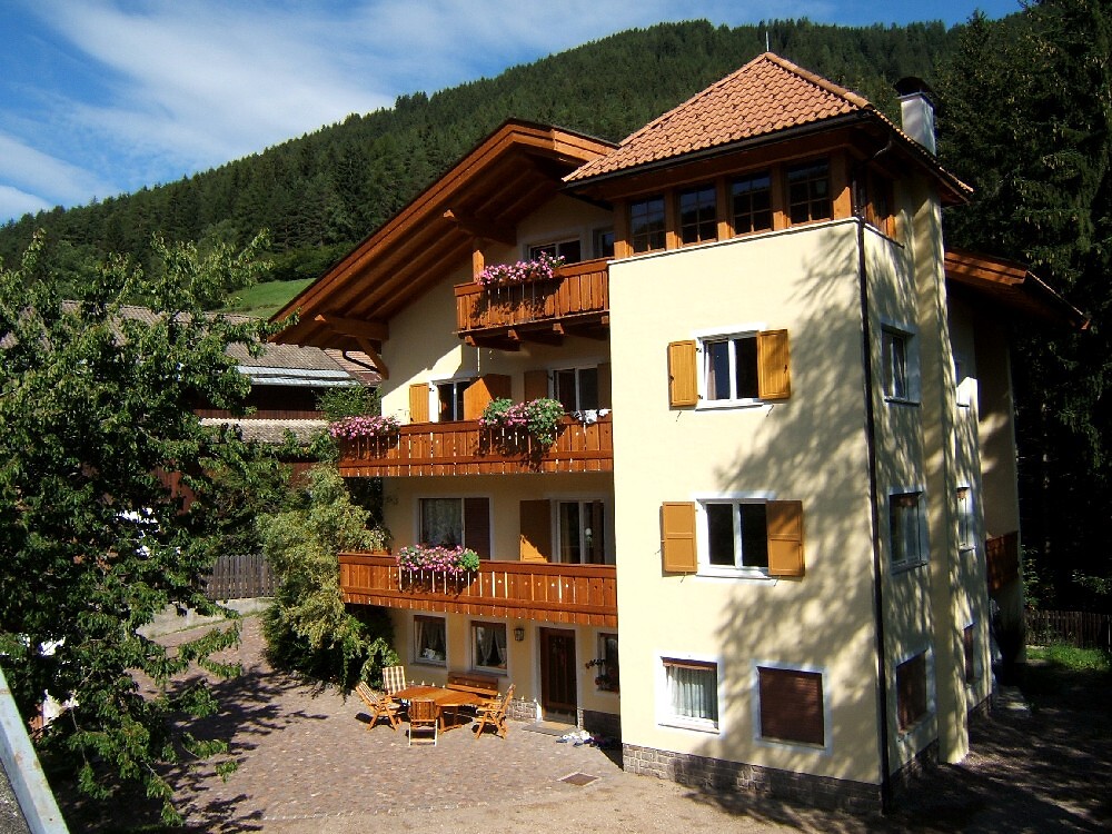 Haus Silvester - Dolomites Region Eggental - #1 - suedtirol.info