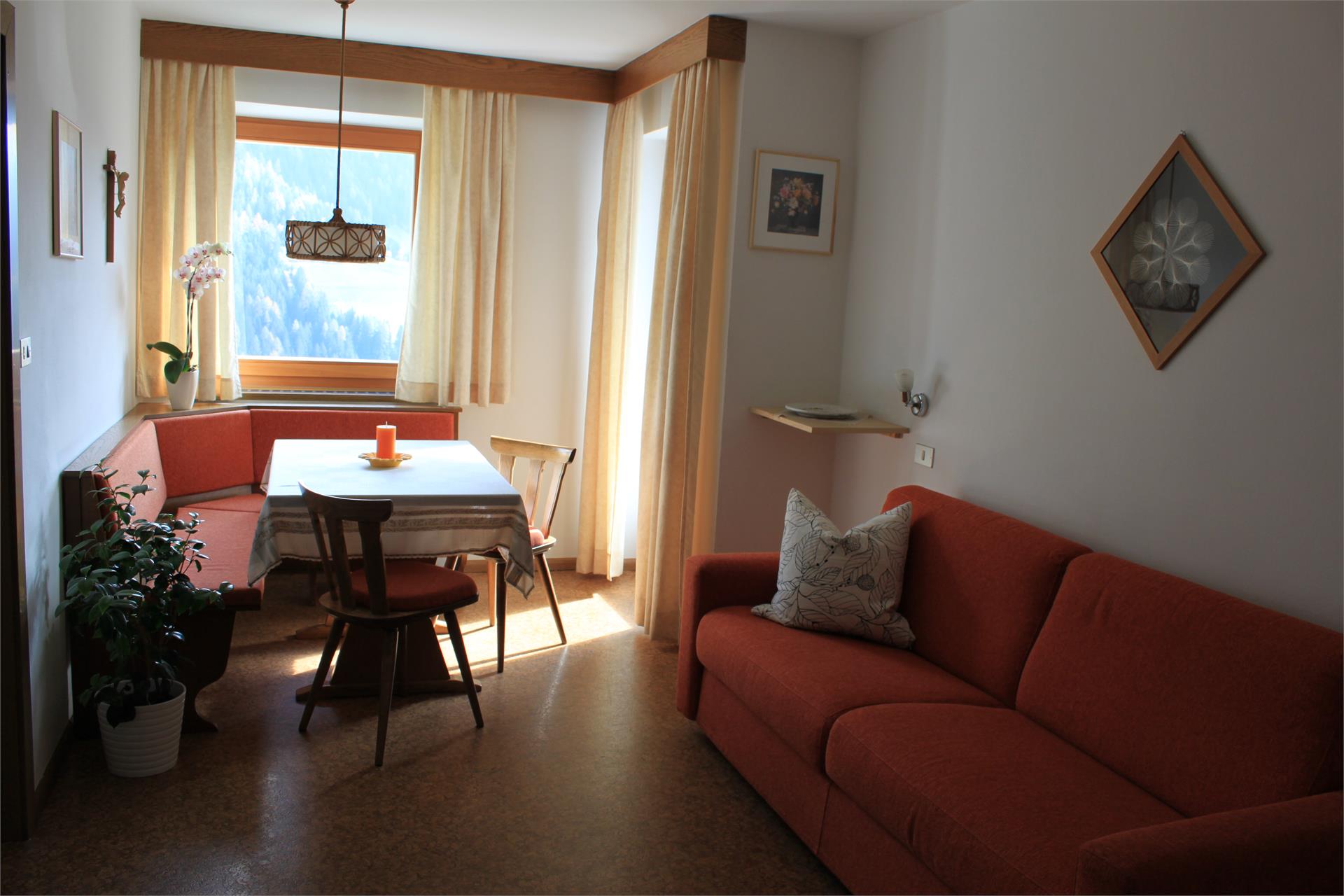 Haus Tasser San Lorenzo di Sebato 6 suedtirol.info
