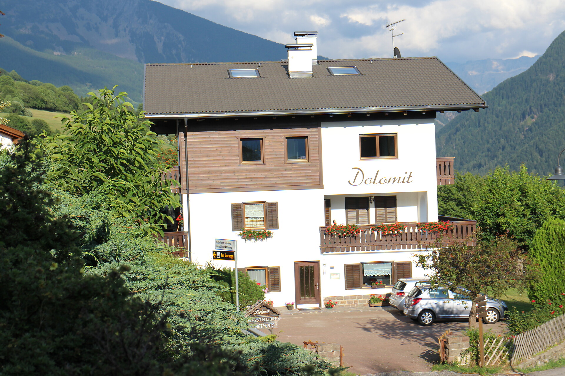 Haus mit Parkplatz