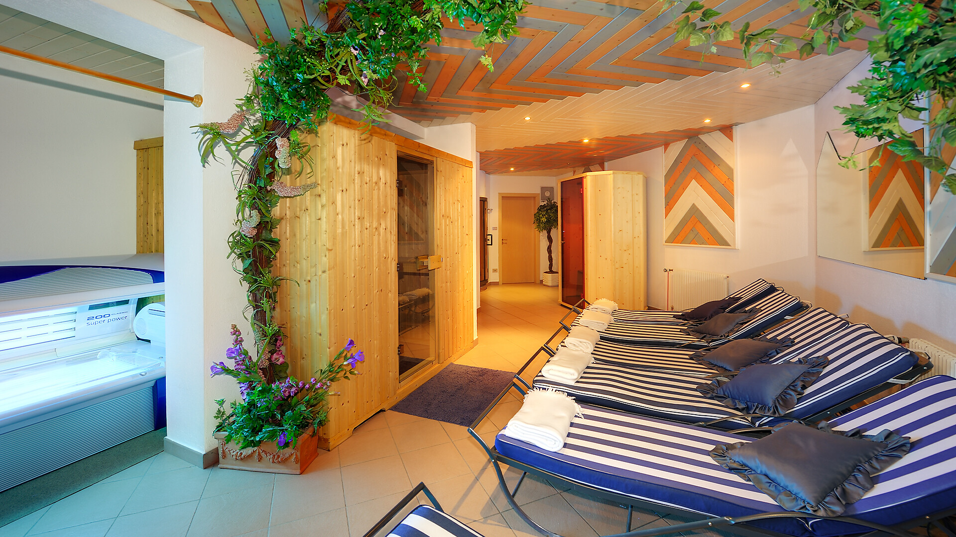 Sauna Solarium Ruhebereich