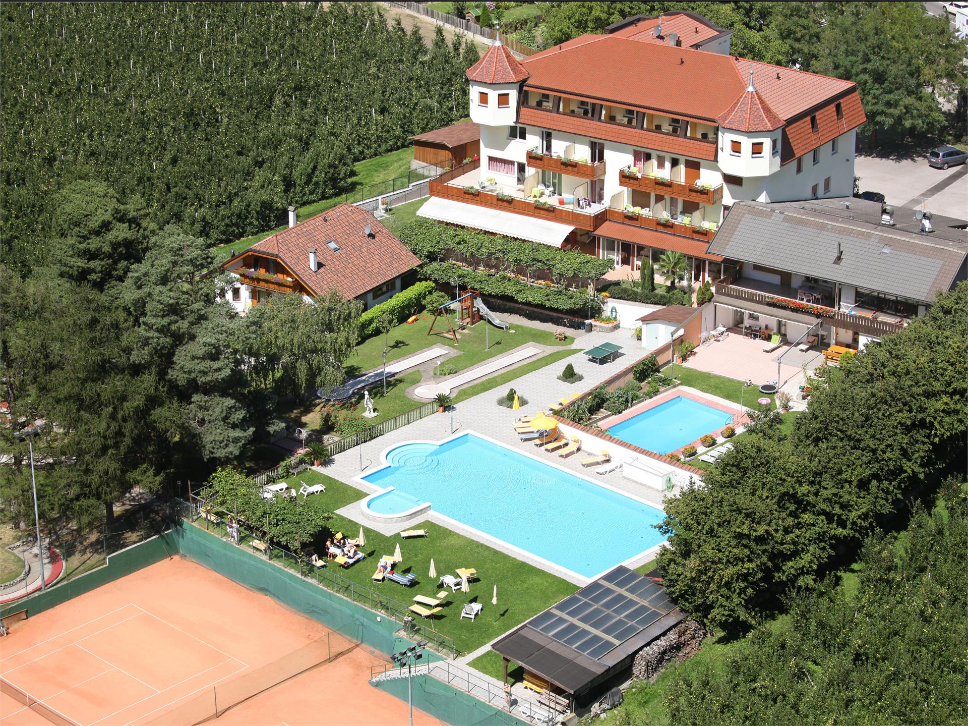 Hotel Weiss Partschins 1 suedtirol.info